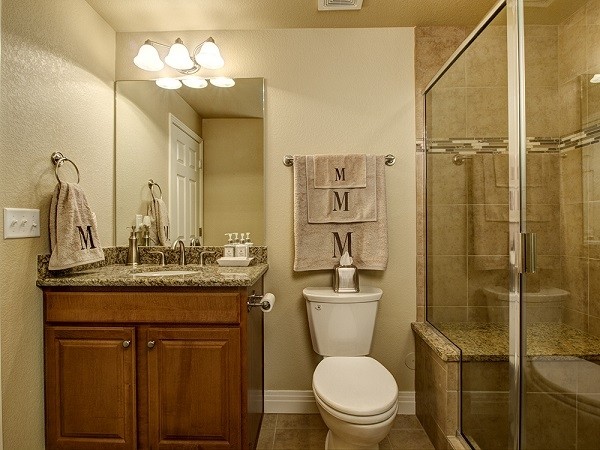 Обустройство ванной комнаты в подвале или на цокольном этаже: что нужно знать?