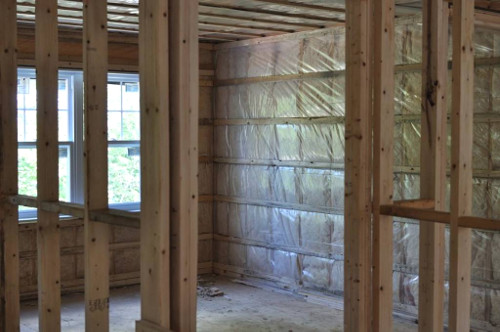 Пароизоляция стен деревянного дома: выбор материала