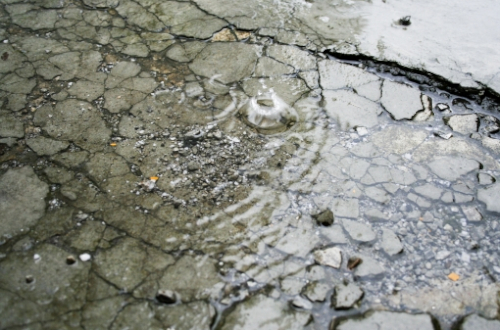 Заливка бетона в дождь: технология и возможные последствия